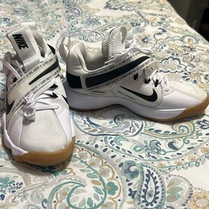 Woman’s Nike React Hyperset